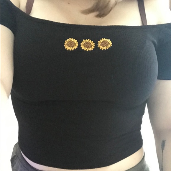 COPY - Off the shoulder cute for whenever - Picture 1 of 3